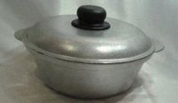 Кастрюля Волг. ал. "Боярыня" 14900 с крышкой